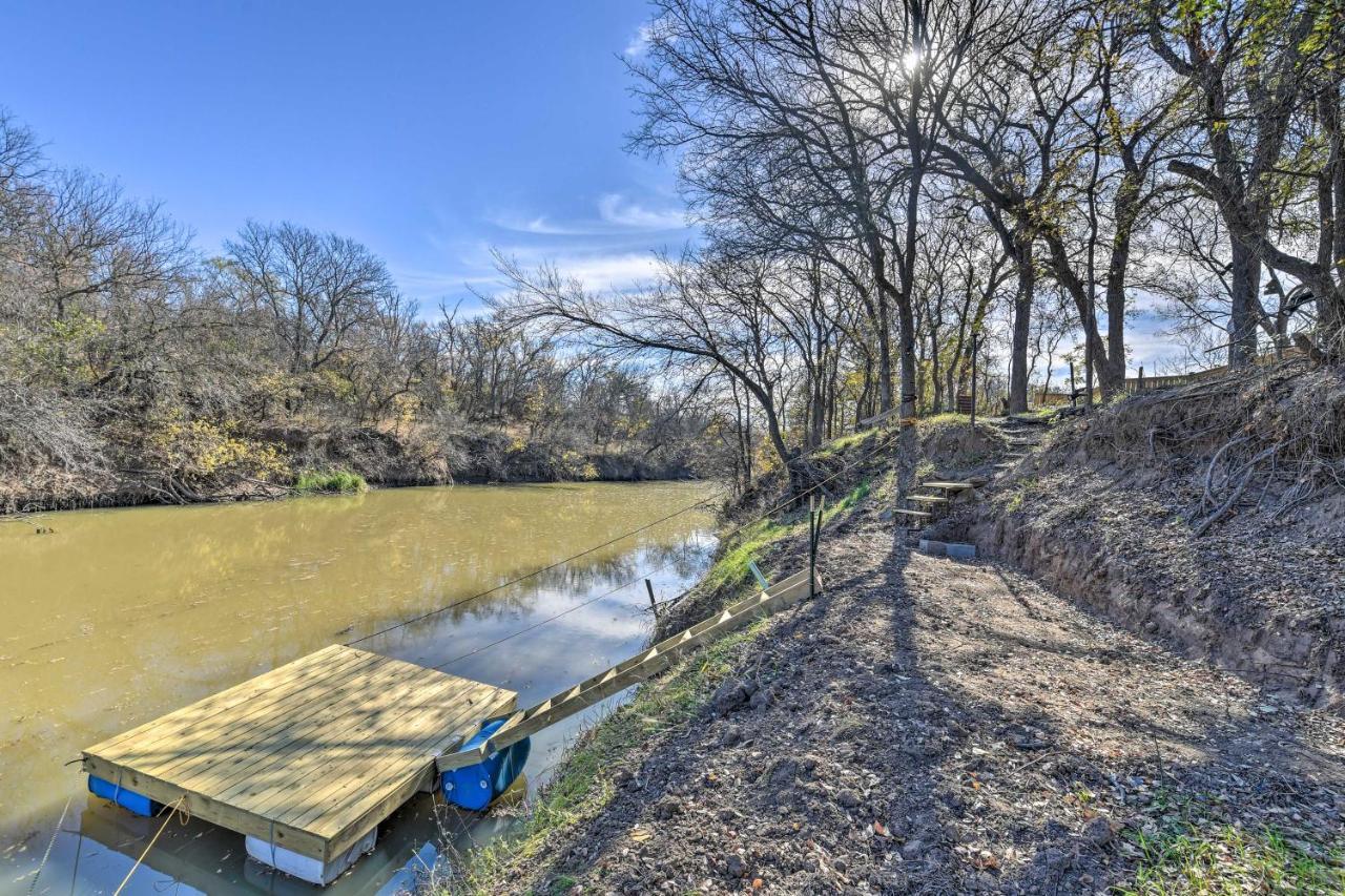 Bright Brownwood Home With On-Site River Access! Bagian luar foto